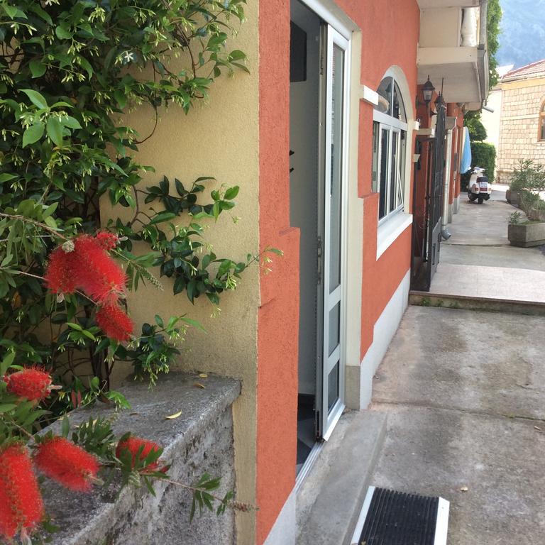 Apartments Qualitas Котор Екстериор снимка