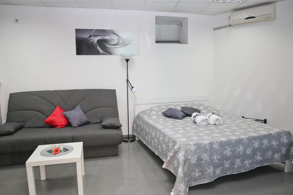 Apartments Qualitas Котор Екстериор снимка