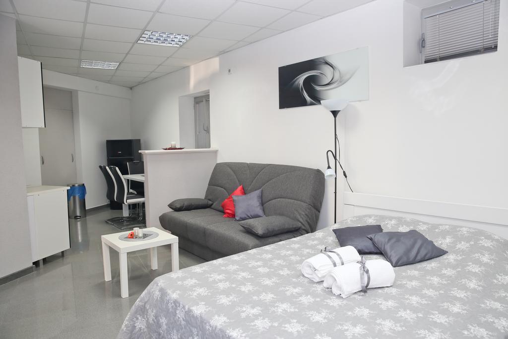Apartments Qualitas Котор Екстериор снимка
